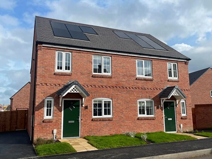 3 Bedroom Semi-Detached House To Rent In Braun Road, Rugby, Warwickshire, CV23