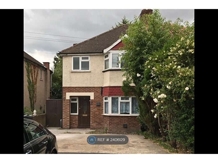 3 Bedroom Semi-Detached House To Rent In Stanwell Road, Feltham, TW14