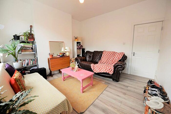 4 Bedroom House To Rent In Gordon Terrace, LS6