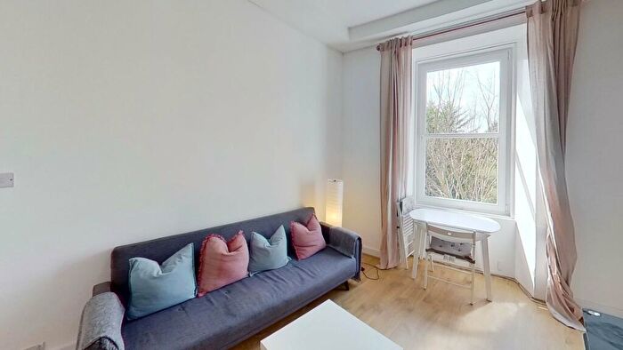 2 Bedroom Flat To Rent In St. Leonards Street, Edinburgh, EH8