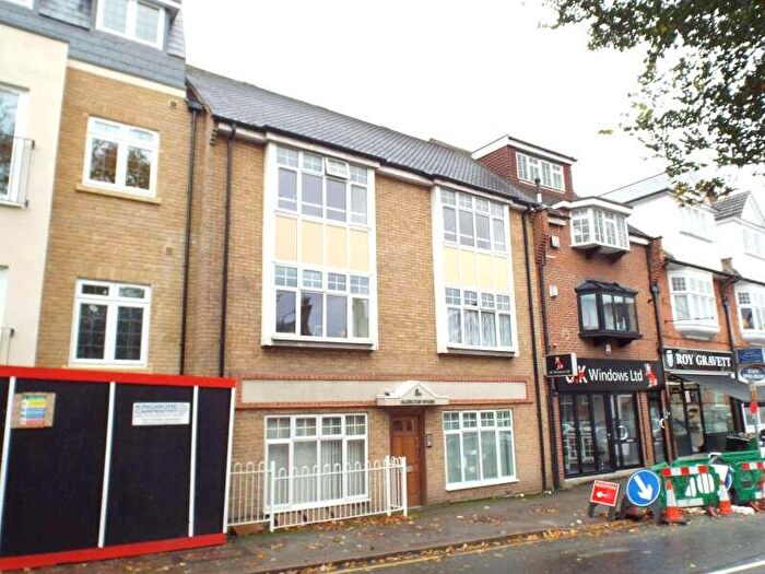 2 Bedroom Flat To Rent In Glenlyon House, Station Road, Belmont, SM2