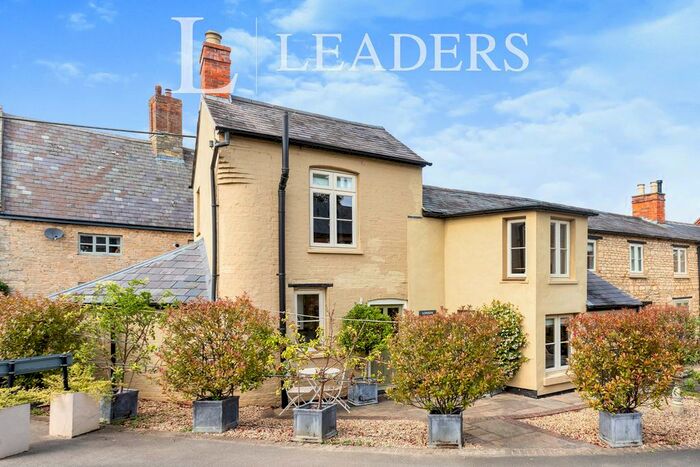 3 Bedroom Link Detached House To Rent In The Stocks, Cosgrove, MK19