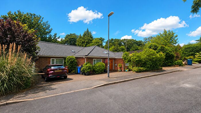 4 Bedroom Bungalow For Sale In Fallowfield, Stanmore, HA7