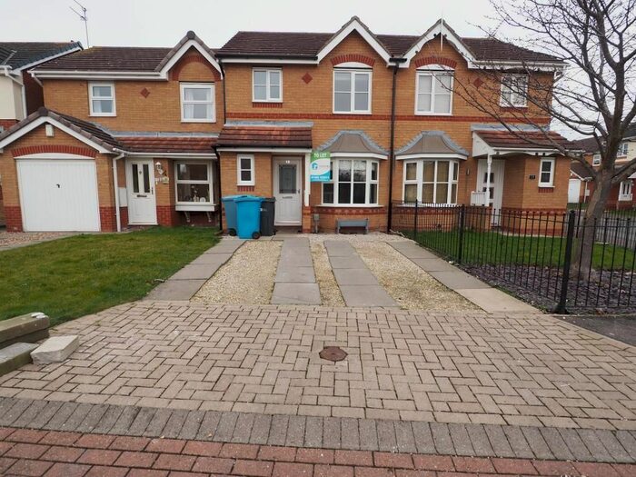 3 Bedroom Semi-Detached House To Rent In Jasmine Grove, Hull HU7