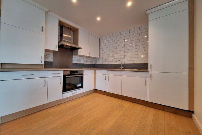 2 Bedroom Flat To Rent In Sandpiper Close, Greenhithe, DA9