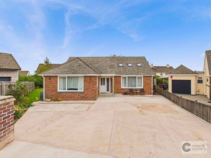 3 Bedroom Bungalow For Sale In Woodland Close, Denbury, TQ12