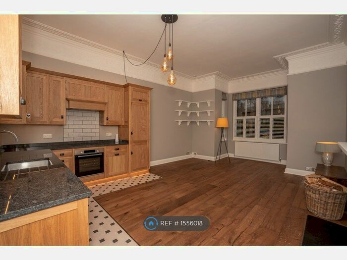 2 Bedroom Flat To Rent In Granville Road, Sevenoaks, TN13