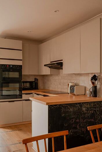 3 Bedroom Terraced House For Sale In Malvern Road, Leytonstone, London, E11