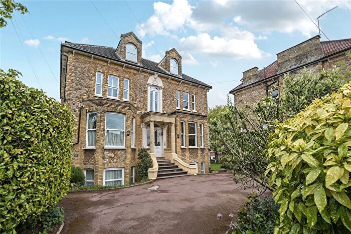 2 Bedroom Flat For Sale In Bayham Road, Sevenoaks, Kent, TN13
