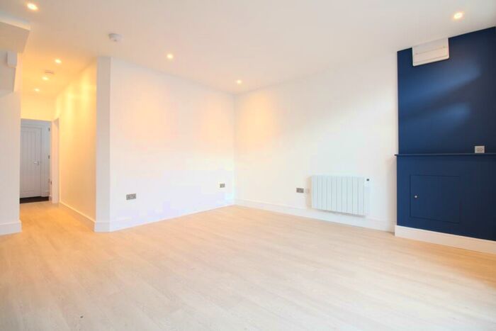 1 Bedroom Ground Maisonette To Rent In Horley, West Sussex, RH6