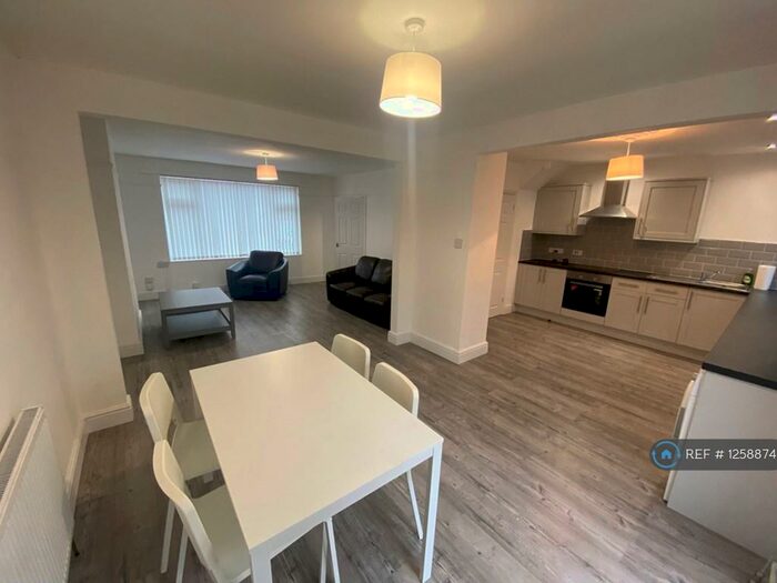 4 Bedroom Terraced House To Rent In Romney Avenue, Bristol, BS7