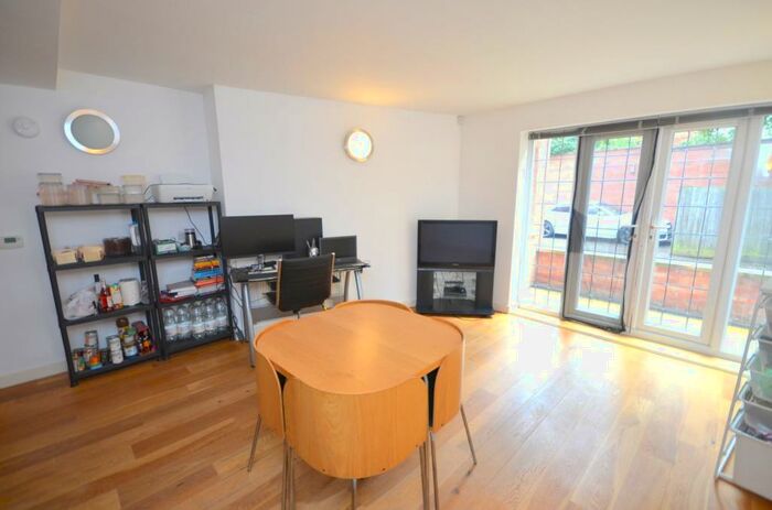 2 Bedroom Flat To Rent In Leicester Street, Northampton, NN1