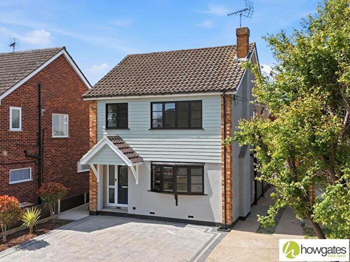 4 Bedroom Detached House For Sale In Southend Road, Stanford-Le-Hope, SS17