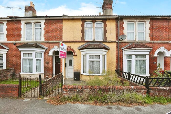 2 Bedroom Terraced House For Sale In Market Street, Eastleigh, SO50