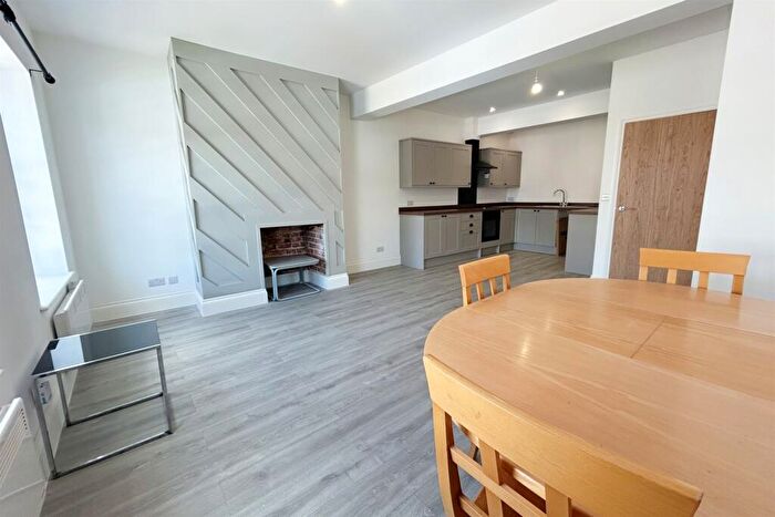 2 Bedroom Flat To Rent In Blandford, DT11