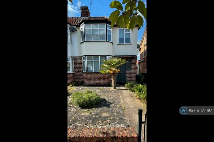 3 Bedroom Semi-Detached House To Rent In Oakhampton Road, London, NW7