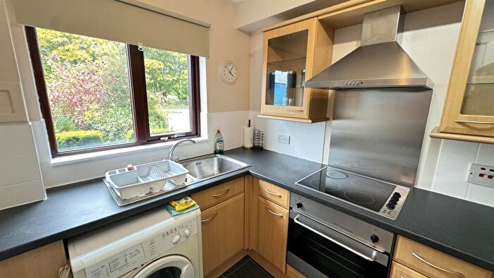 2 Bedroom Detached House To Rent In , Shieldhall Gardens Glasgow, G51