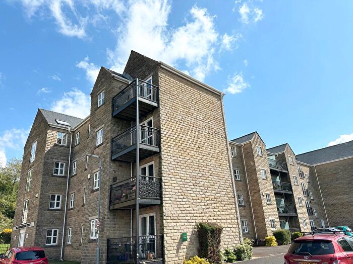 2 Bedroom Apartment For Sale In Longfellow Court, Mytholmroyd, HX7