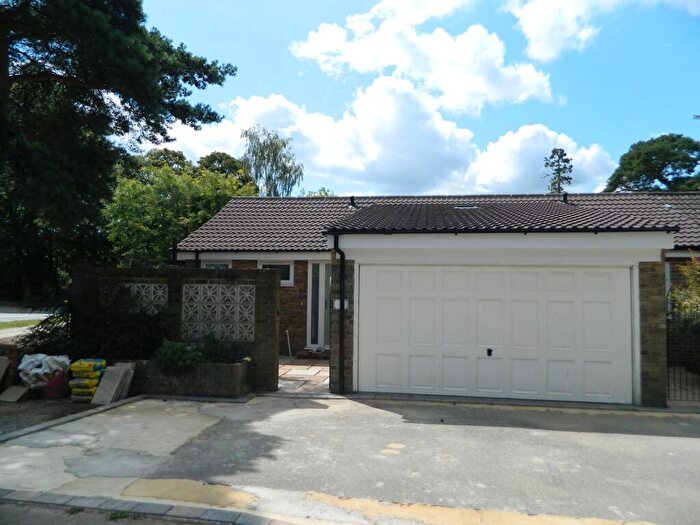 4 Bedroom Bungalow To Rent In Old Millmeads, Horsham, RH12