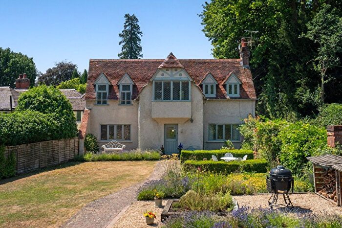 6 Bedroom Detached House For Sale In Winter Hill, Cookham Dean, Berkshire, SL6