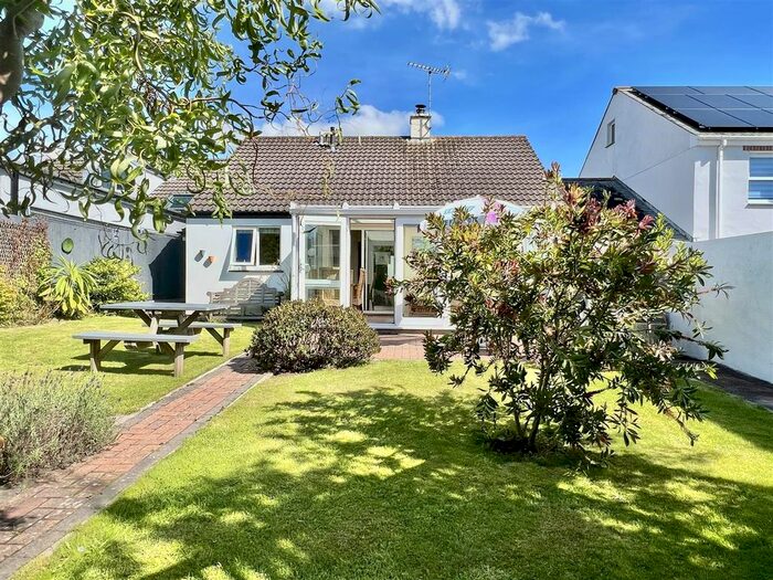 3 Bedroom Semi-Detached Bungalow For Sale In Holywell Road, Playing Place, Truro, TR3