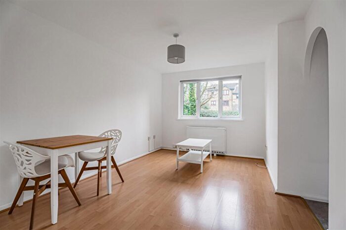 1 Bedroom Flat To Rent In Green Pond Close, London, E17