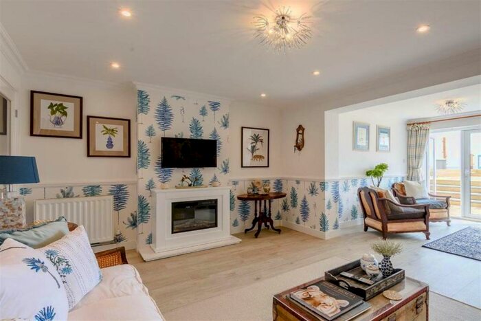 5 Bedroom Detached House To Rent In Manor Way, Elmer, Bognor Regis, PO22