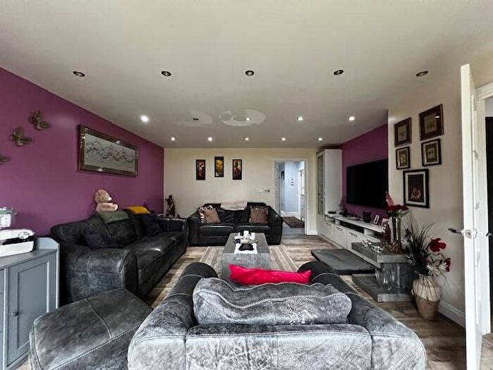 5 Bedroom Detached House To Rent In Kingston Road, Ashford, TW15