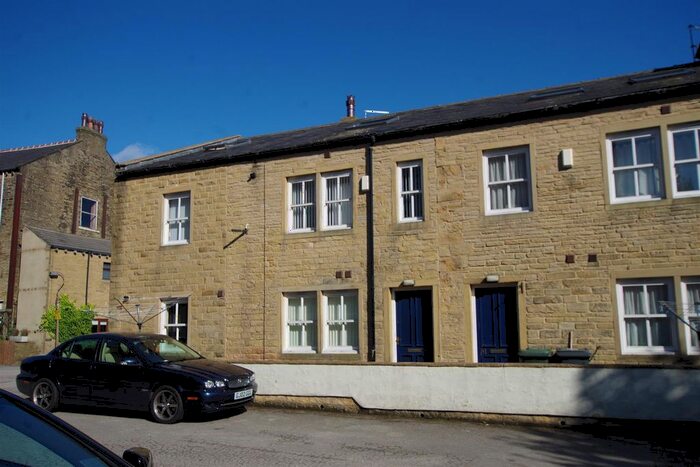 2 Bedroom Terraced House To Rent In Stone Hall Road, Eccleshill, Bradford, BD2