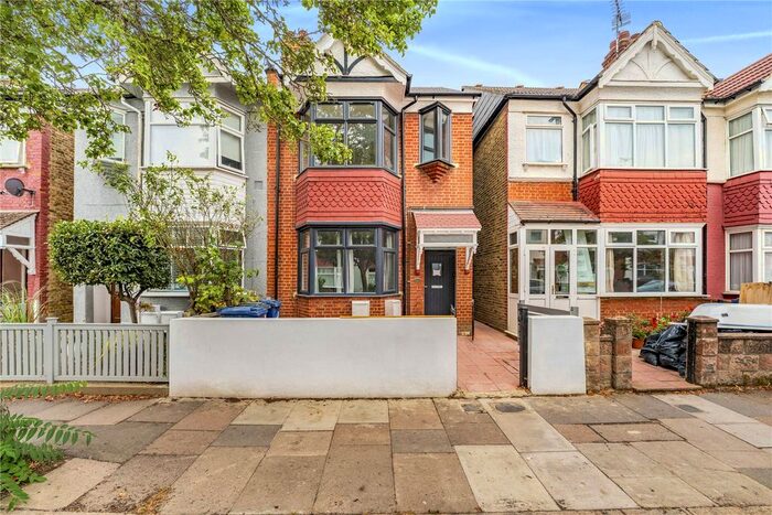 2 Bedroom Flat To Rent In Sydney Road, London, W13