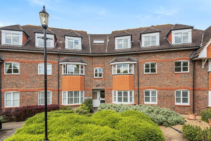 2 Bedroom Apartment To Rent In Hayward Road, Thames Ditton, KT7