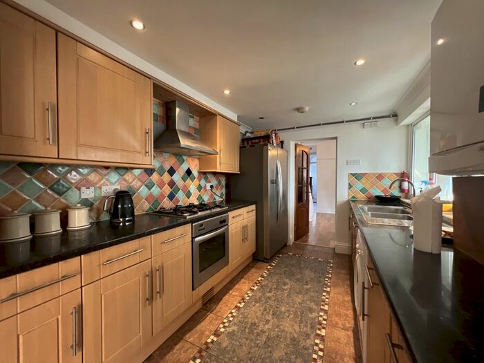 4 Bedroom Semi-Detached House To Rent In Waltham Road, Southall, Greater London, UB2