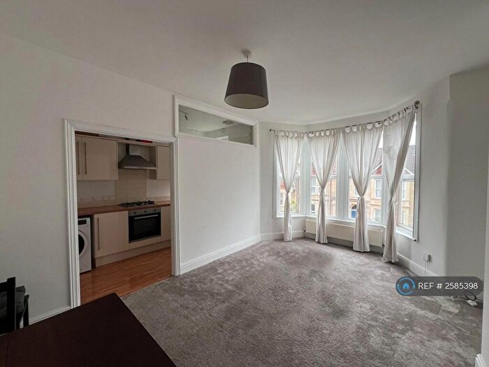 2 Bedroom Flat To Rent In Withleigh Road, Bristol, BS4