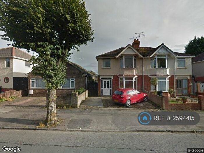 3 Bedroom Semi Detached House To Rent In Shrivenham Road, Swindon, SN1