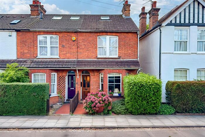 4 Bedroom End Of Terrace House For Sale In Brampton Road, St. Albans, Hertfordshire, AL1