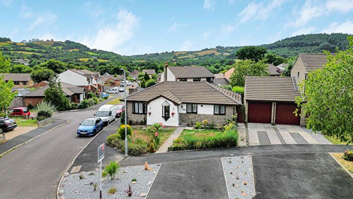 3 Bedroom Detached Bungalow For Sale In Shapley Way, Liverton, TQ12