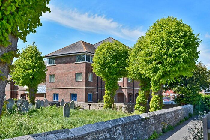 2 Bedroom Apartment For Sale In Avenue Road, Lymington, Lymington, SO41