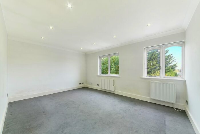 1 Bedroom Flat To Rent In Durham Road, London, SW20