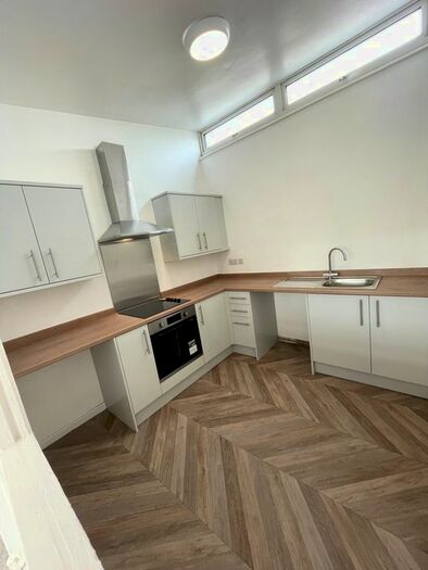 2 Bedroom Flat To Rent In Quarry Lane, Sheffield, South Yorkshire, S25