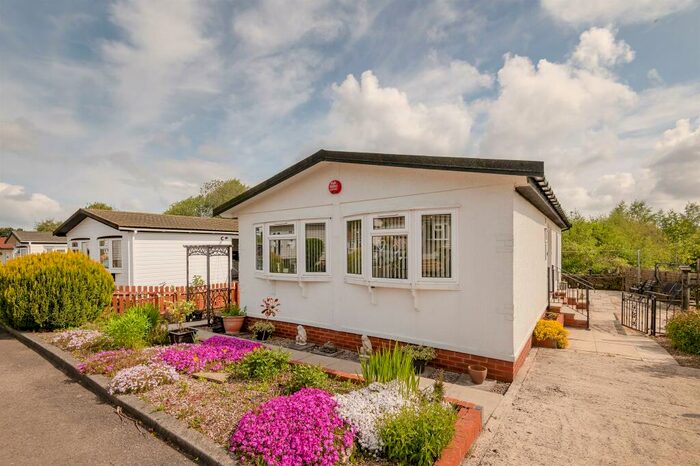 2 Bedroom Park Home For Sale In Andrew Crescent, Crosland Hill, Huddersfield, HD4