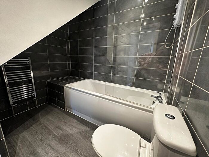 1 Bedroom Apartment To Rent In Lipson Road, Flat, PL4