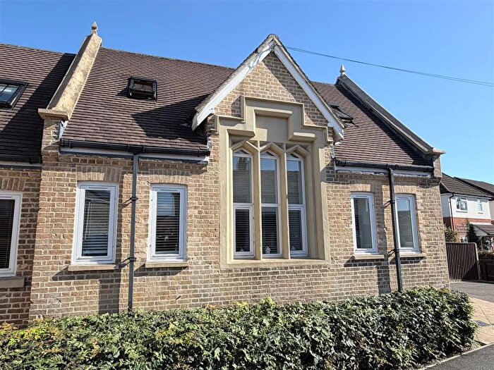 2 Bedroom Cottage For Sale In Tuckers Lane, Poole, BH15