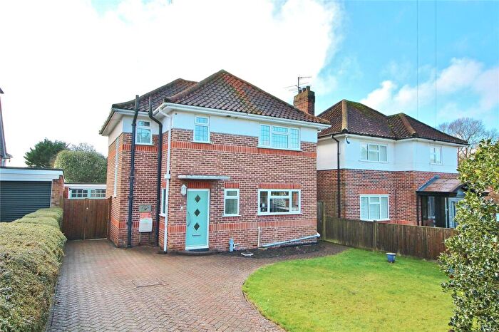 3 Bedroom Detached House For Sale In Mayfield Close, Findon Valley, Worthing, West Sussex, BN14