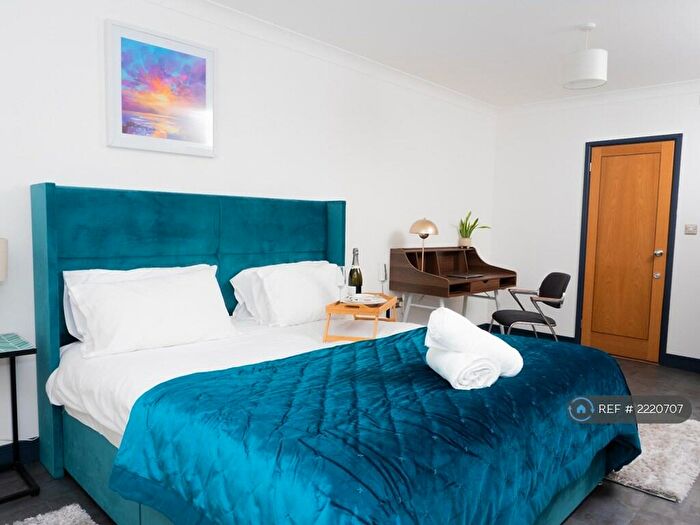 2 Bedroom Flat To Rent In George Street, Ramsgate, CT11