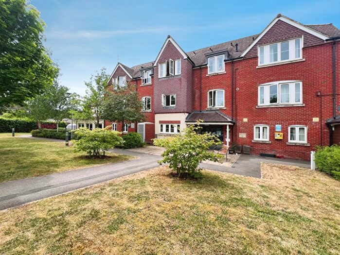1 Bedroom Apartment For Sale In Icknield Place, Goring, Reading, Oxfordshire, RG8