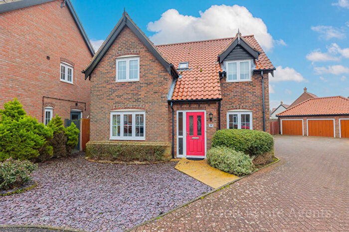 4 Bedroom Detached House For Sale In Stable Field Way, Hemsby, NR29