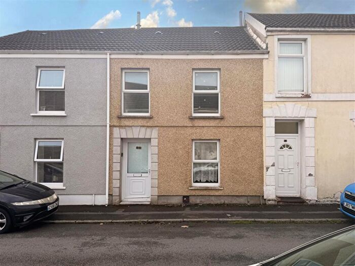 3 Bedroom Terraced House For Sale In Dolau Fawr, Llanelli, SA15