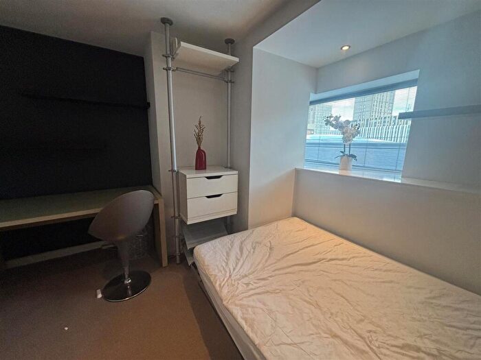 2 Bedroom Flat To Rent In Albion Street, Leeds, LS2