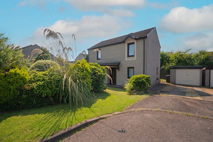 4 Bedroom Detached House For Sale In Castburn Road, Cumbernauld, G67