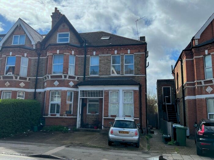 2 Bedroom Flat To Rent In Manor Road, Beckenham, London, BR3